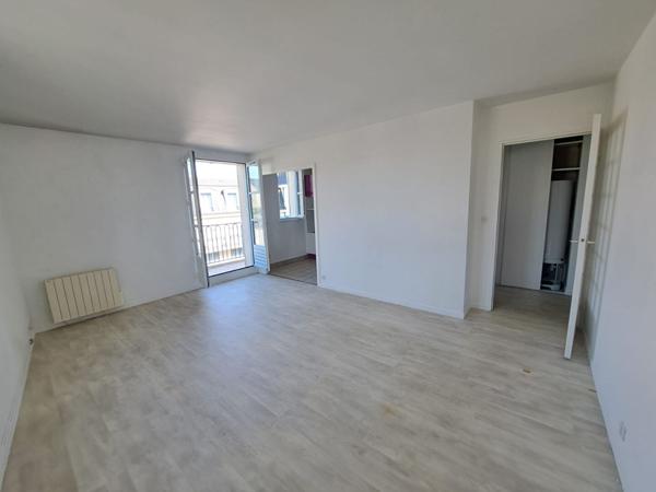 Appartement Mantes La Jolie 3 pièce(s) 64.84 m2, garage en s/sol et cave.