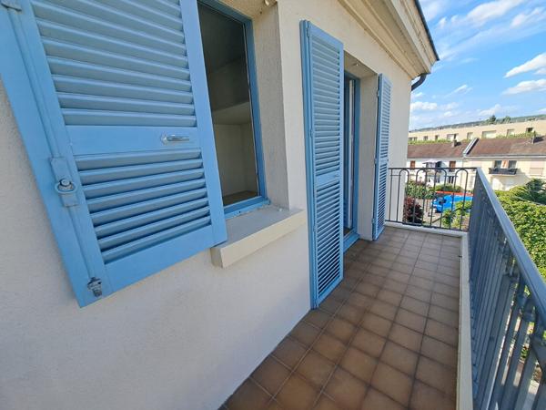 Appartement Mantes La Jolie 3 pièce(s) 64.84 m2, garage en s/sol et cave.