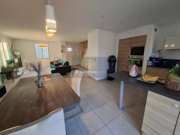 Vente                                                      Maison
                        
                     5 pièces                      102 m2                     à Crécy-la-Chapelle