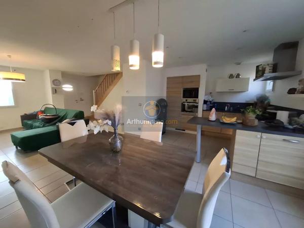 Vente                                                      Maison
                        
                     5 pièces                      102 m2                     à Crécy-la-Chapelle