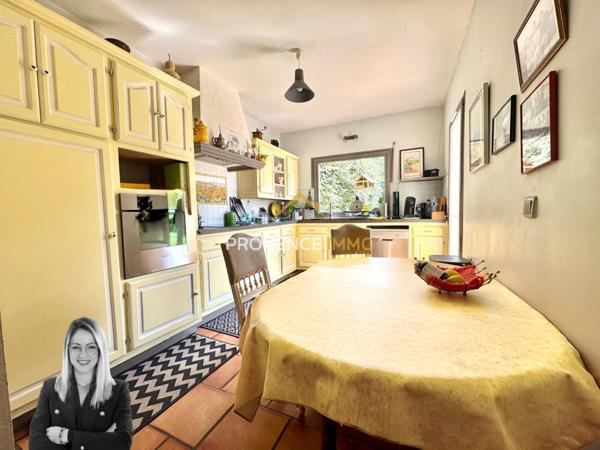 Pélissanne (13330) Sur les hauteurs de Pélissanne – Propriété de charme en pinède