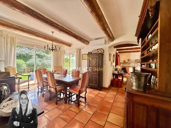 Pélissanne (13330) Sur les hauteurs de Pélissanne – Propriété de charme en pinède