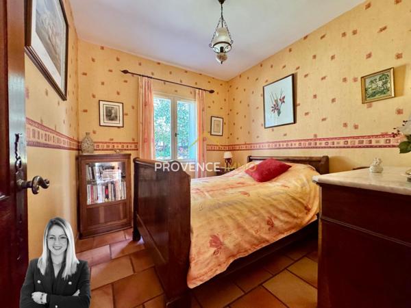 Pélissanne (13330) Sur les hauteurs de Pélissanne – Propriété de charme en pinède