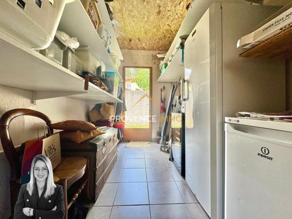 Pélissanne (13330) Sur les hauteurs de Pélissanne – Propriété de charme en pinède