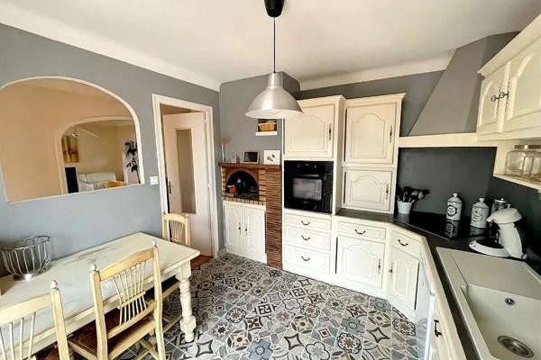 Maison 3 chambres 113M², grand garage et jardin