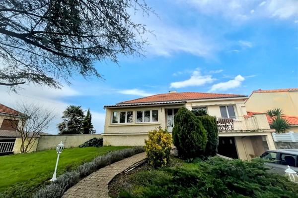 Maison 3 chambres 113M², grand garage et jardin