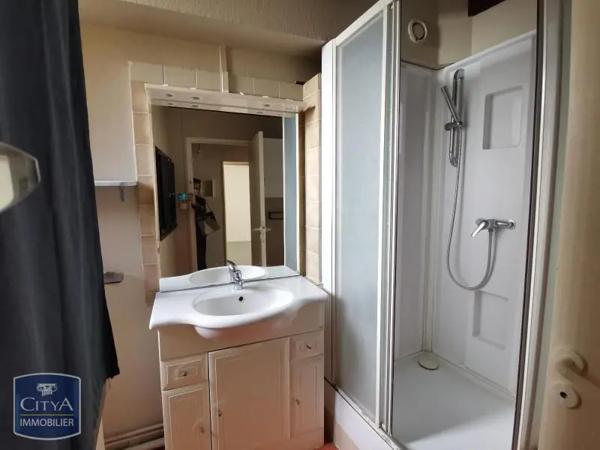 Appartement à louer 2 pièces 76.14m²