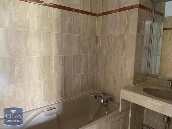 Appartement à louer 4 pièces 117.9m²