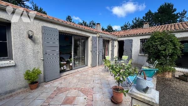 Maison d'habitation sur terrain d'environ 2045m²