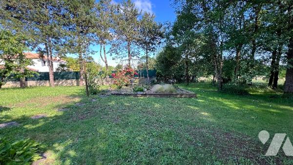 Maison d'habitation sur terrain d'environ 2045m²