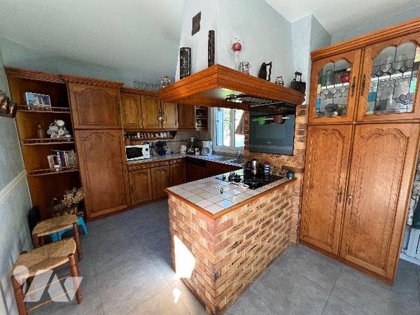 Maison d'habitation sur terrain d'environ 2045m²