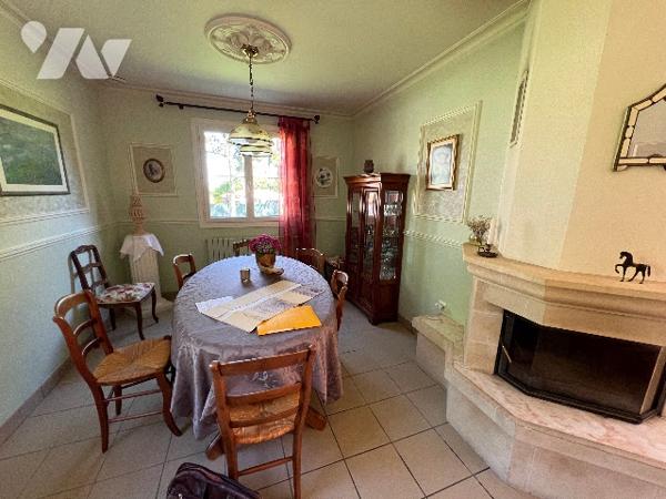 Maison d'habitation sur terrain d'environ 2045m²