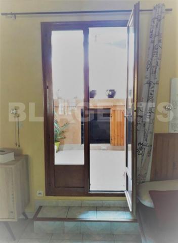 Maison de village d'environ 180  m² avec terrasse et garage