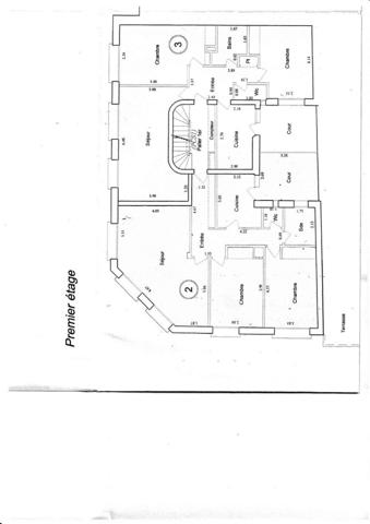 Rare - Centre ville de Theoule Sur Mer - Immeuble 593m² comprenant locaux d'habitation, locaux commerciaux et sous sols.