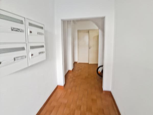 Rare - Centre ville de Theoule Sur Mer - Immeuble 593m² comprenant locaux d'habitation, locaux commerciaux et sous sols.