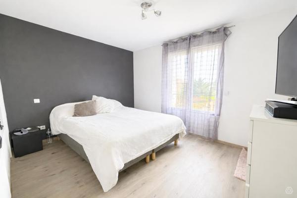 Maison
         4 pièces
        - 88 m² 389 000 € *