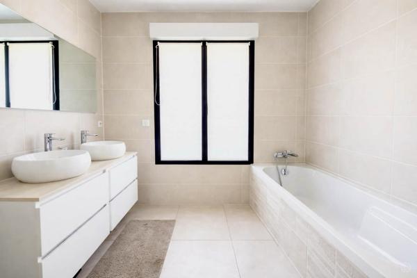 Maison
         4 pièces
        - 88 m² 389 000 € *