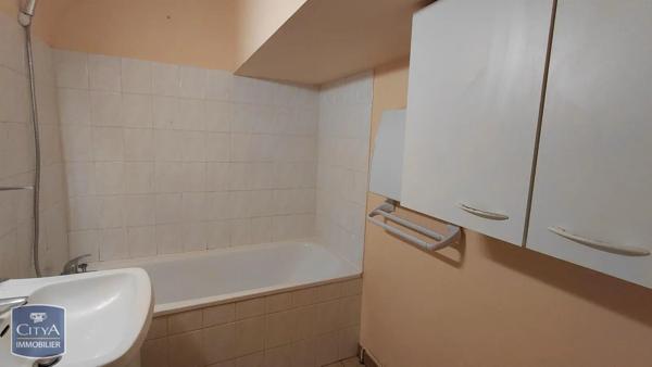 Appartement à louer 3 pièces 83m²