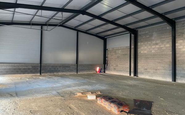 Stationnement à louer    150 m2 Le Gua