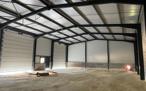 Stationnement à louer    150 m2 Le Gua