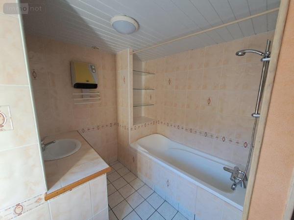 Maison à vendre à Saint-Flour dans le Cantal (15100), ref : 044/1212