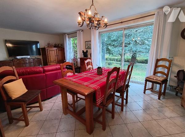 DANS SECTEUR RECHERCHE, AU CALME ET SANS VIS-A-VIS - MAISON INDIVIDUELLE