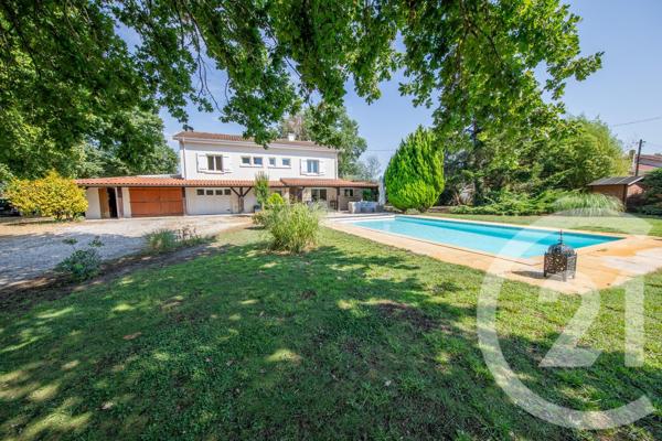 Maison à vendre  8 pièces - 200 m 2   ST MEDARD EN JALLES  - 33