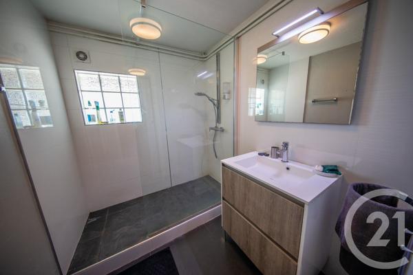Maison à vendre  8 pièces - 200 m 2   ST MEDARD EN JALLES  - 33