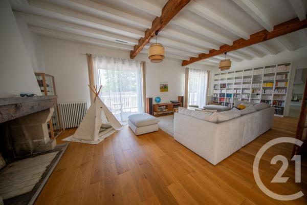 Maison à vendre  8 pièces - 200 m 2   ST MEDARD EN JALLES  - 33