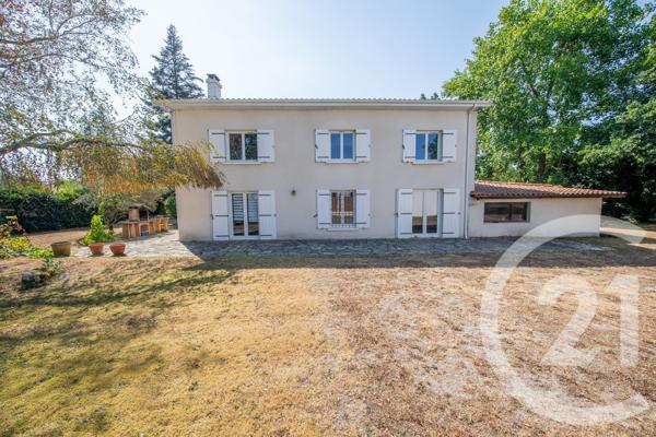 Maison à vendre  8 pièces - 200 m 2   ST MEDARD EN JALLES  - 33