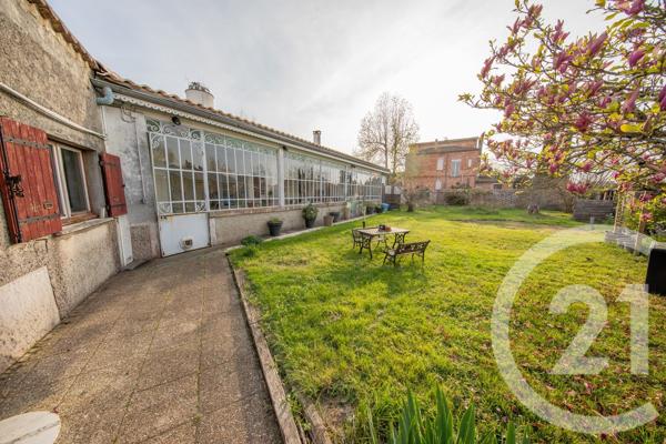 Maison à vendre  8 pièces - 200 m 2   ST MEDARD EN JALLES  - 33