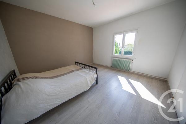 Maison à vendre  8 pièces - 200 m 2   ST MEDARD EN JALLES  - 33