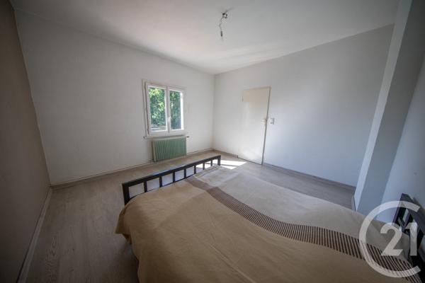 Maison à vendre  8 pièces - 200 m 2   ST MEDARD EN JALLES  - 33