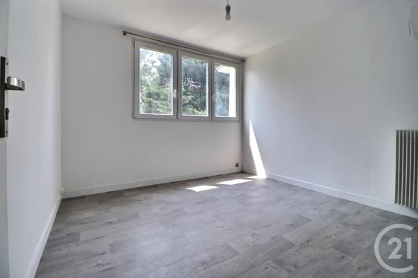 Appartement F3 à vendre  4 pièces - 55,45 m2 LE BOURGET - 93