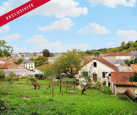 Maison de ville à Civray proche des commerce