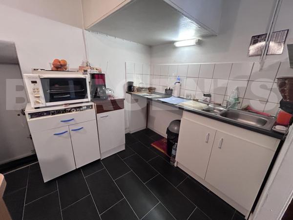 MAISON DIVISEE EN DEUX BEAU APPARTEMENT. UN F2 ET UN  F3