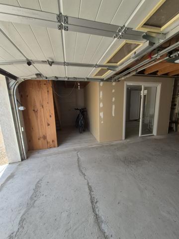 Eyragues (13630) *** SOUS COMPROMIS *** - EYRAGUES - VILLA RECENTE PLAIN-PIED AVEC PISCINE ET GARAGE SUR TERRAIN DE1005 M2