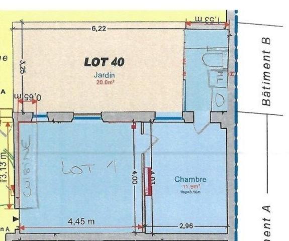 RDC cour privative 20 m2, refait à neuf, proche métro