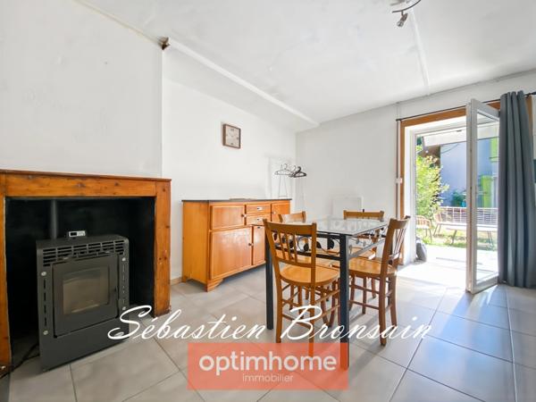 Ensemble immobilier avec potentiel locatif au cœur de la campagne jurassienne