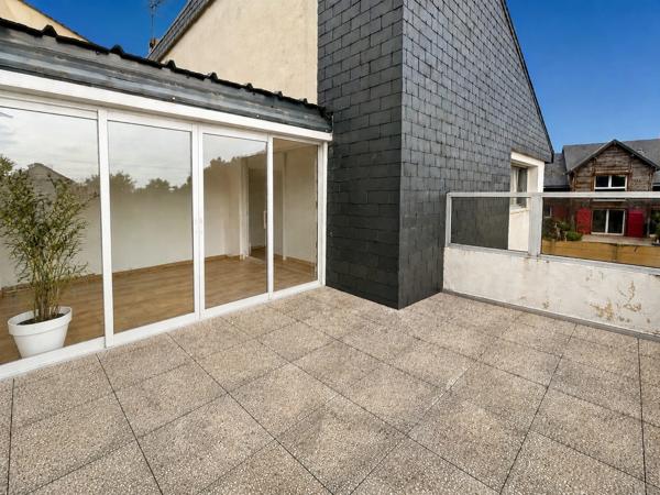 Maison de ville de 106,9 M² avec bel espace de vie, 3 chambres, terrasse et véranda au cœur de Granville !