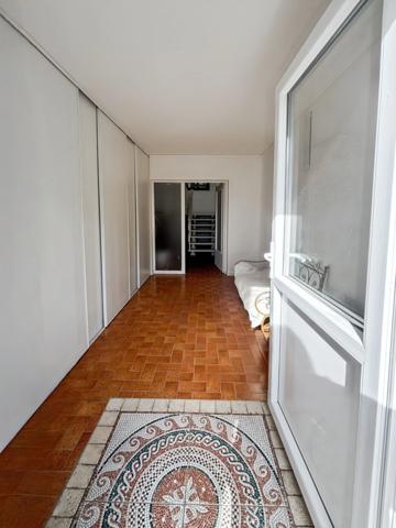 Maison de ville de 106,9 M² avec bel espace de vie, 3 chambres, terrasse et véranda au cœur de Granville !