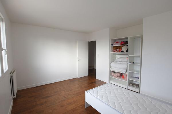 Chambre 15 m² dans maison meublée en colocation à Cergy de 150 m²