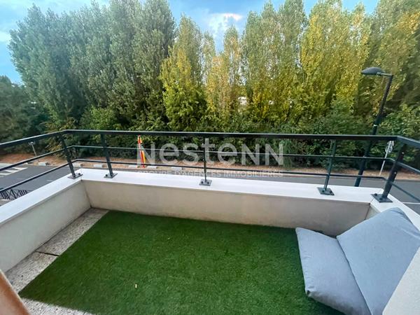 À LOUER :  Trappes, 3 pièces meublé de 59 m² avec balcon et box