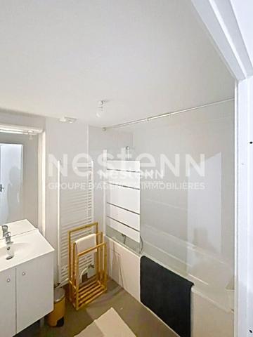 À LOUER :  Trappes, 3 pièces meublé de 59 m² avec balcon et box