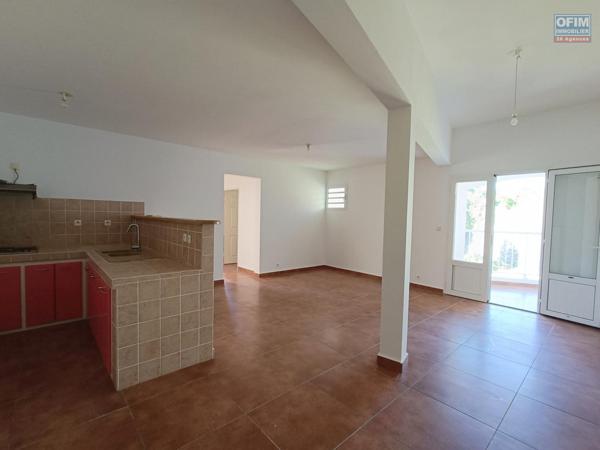 A Vendre grand T3 de 80m2 + 2 parkings à Saint-Benoit-Beaulieu