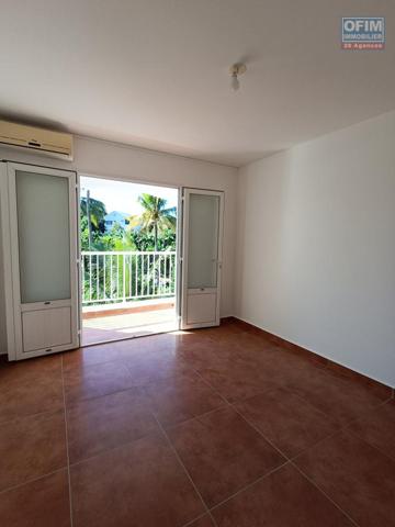 A Vendre grand T3 de 80m2 + 2 parkings à Saint-Benoit-Beaulieu