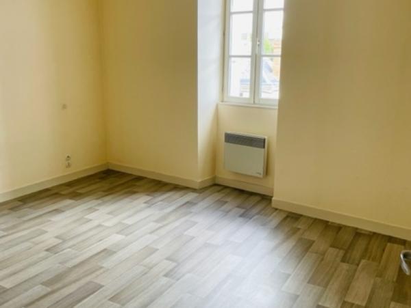 Location Appartement 3 pièces Parthenay (79200) - centre ville