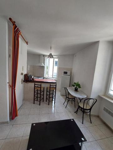 11100 NARBONNE APPARTEMENT T2 PROCHE HALLES