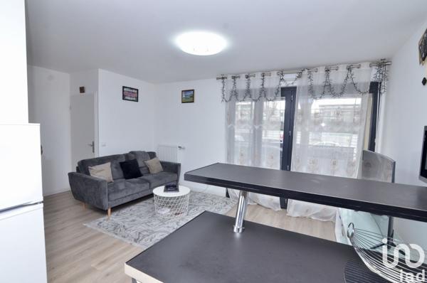Appartement 2 pièces de 42 m² à Noisiel (77186)