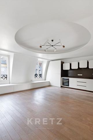 Appartement en dernier étage avec vue dégagée sur le Louvre